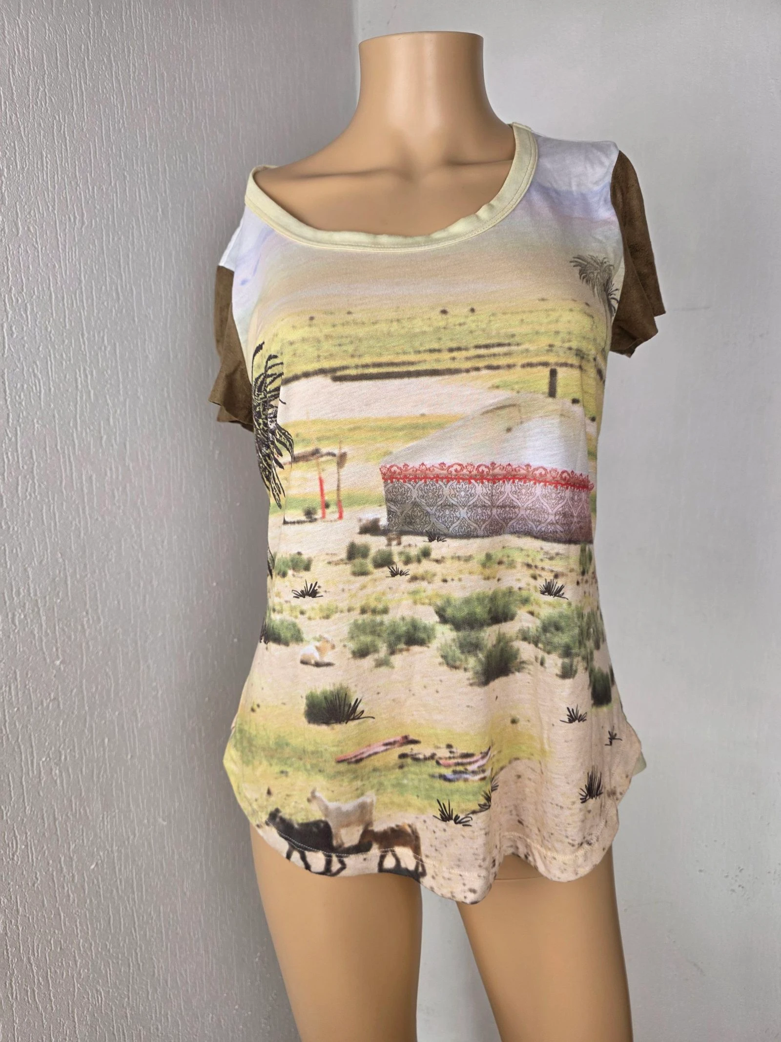  T-shirt vintage imprimé paysage désertique & détails suédine y2k taille 40